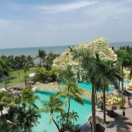 Tanza Oasis Hotel And Resort-2